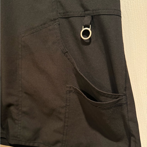 Cherokee Infinity scrub shirt - Picture 3 of 3